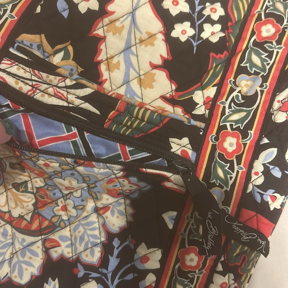 Vera Bradley Crossbody Bag LIKE NEW - Picture 4 of 6